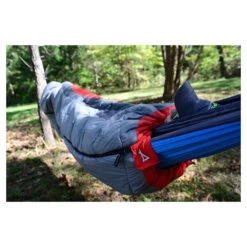 Alps Mountaineering Cinch +20° -Alps Mountaineering Adventure Outlet Store Cinch 20 Lifestyle